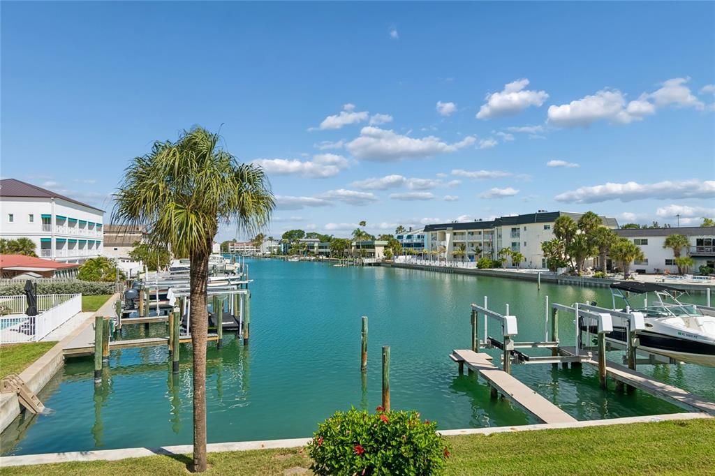 For Sale: $999,800 (3 beds, 2 baths, 2448 Square Feet)