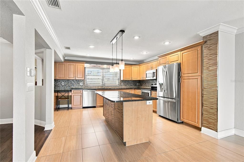 For Sale: $999,800 (3 beds, 2 baths, 2448 Square Feet)