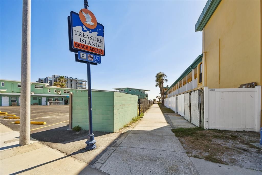For Sale: $999,800 (3 beds, 2 baths, 2448 Square Feet)