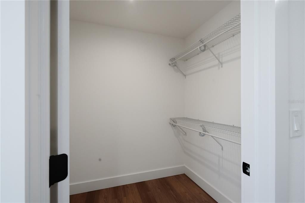 Activo con contrato: $412,000 (3 camas, 2 baños, 1241 Pies cuadrados)