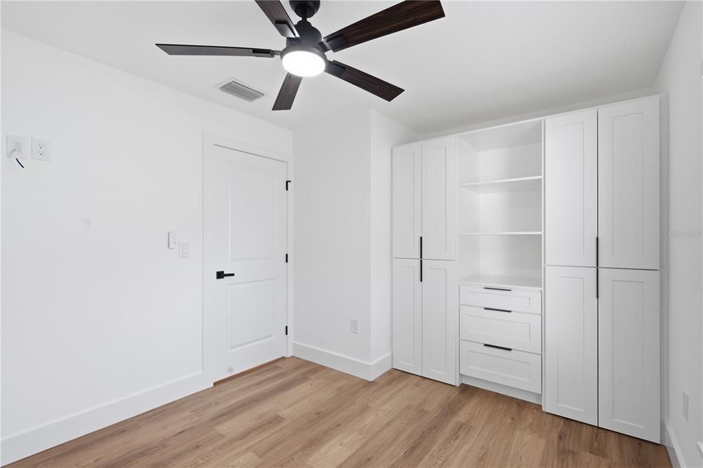 Activo con contrato: $412,000 (3 camas, 2 baños, 1241 Pies cuadrados)