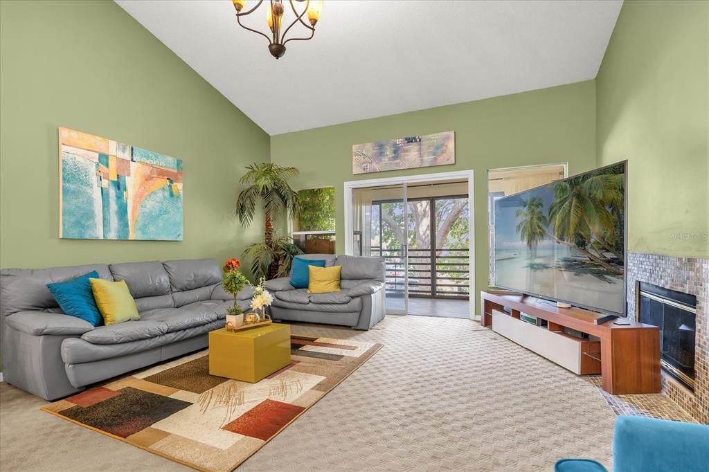For Rent: $2,300 (3 beds, 2 baths, 1764 Square Feet)
