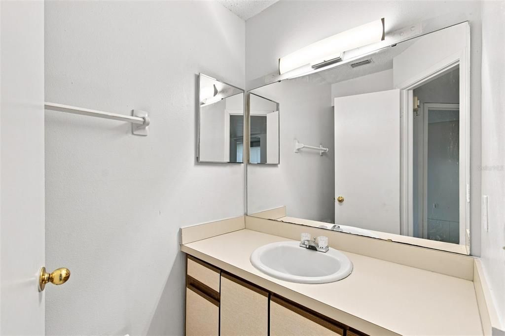 En Venta: $349,000 (4 camas, 3 baños, 2594 Pies cuadrados)