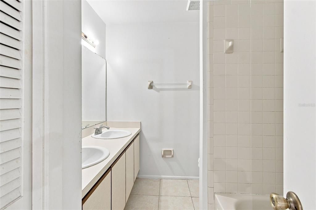 En Venta: $349,000 (4 camas, 3 baños, 2594 Pies cuadrados)