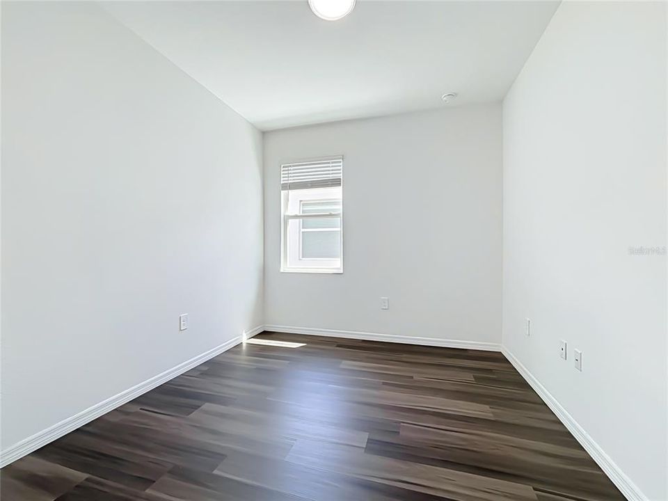 出租: $2,100 (4 贝兹, 2 浴室, 1853 平方英尺)