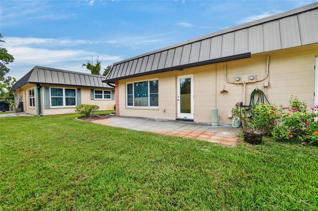 For Sale: $139,900 (2 beds, 2 baths, 1080 Square Feet)