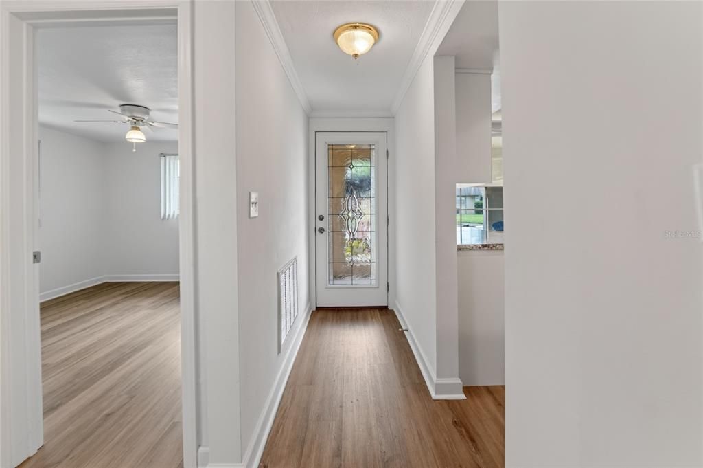 For Sale: $139,900 (2 beds, 2 baths, 1080 Square Feet)