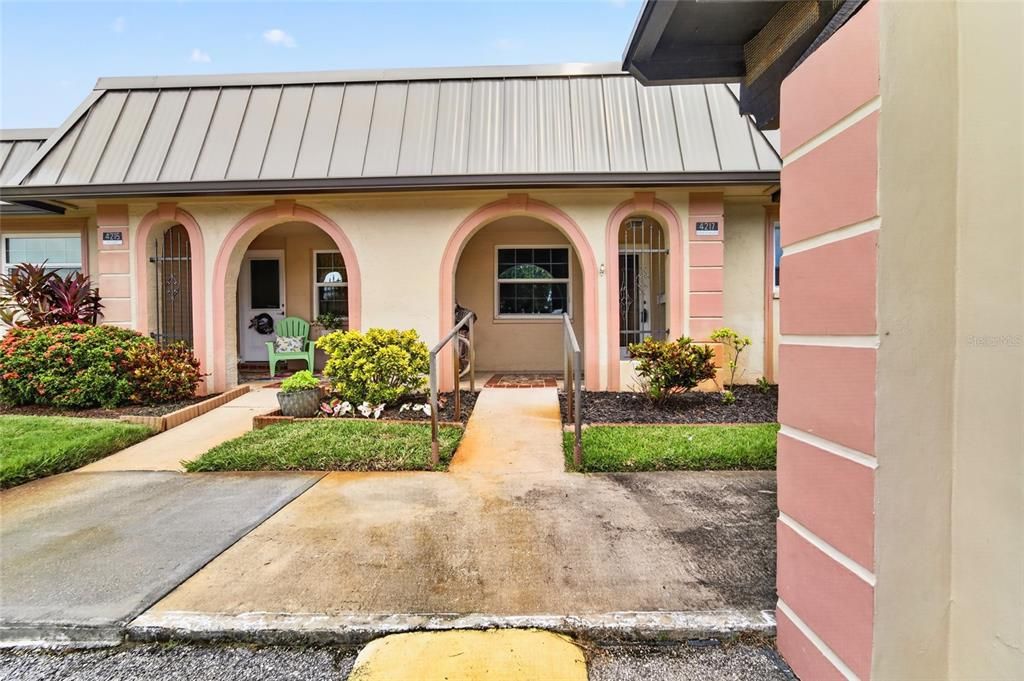 For Sale: $139,900 (2 beds, 2 baths, 1080 Square Feet)