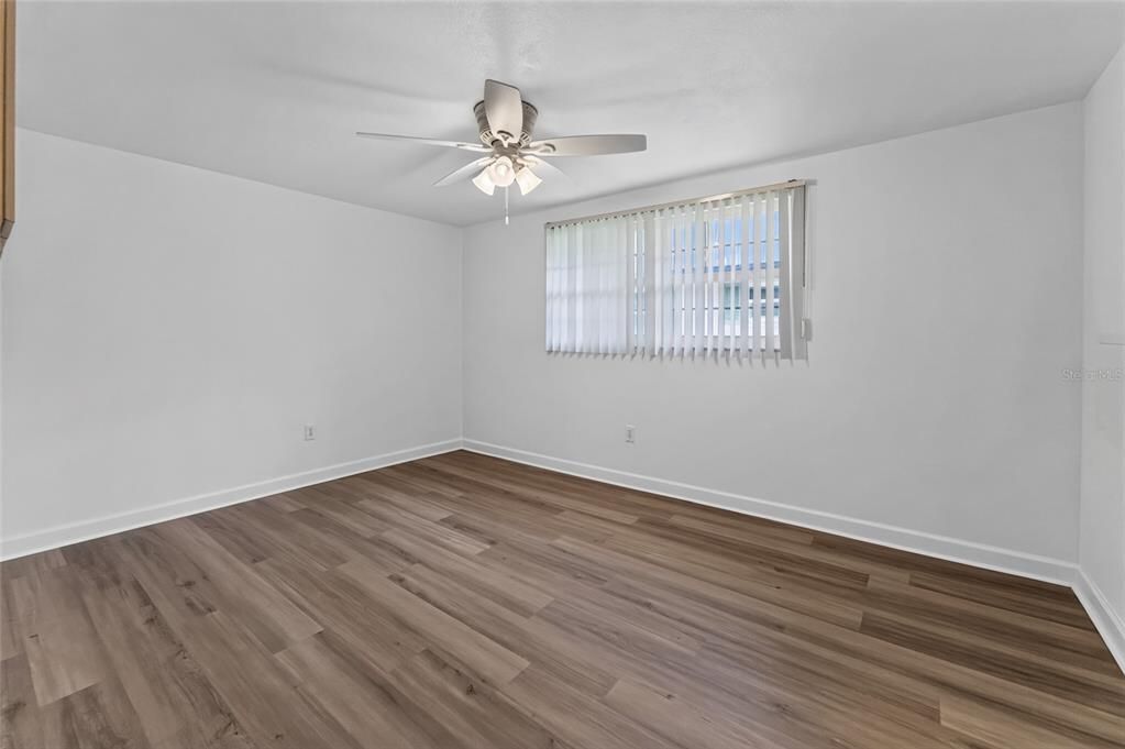 For Sale: $139,900 (2 beds, 2 baths, 1080 Square Feet)