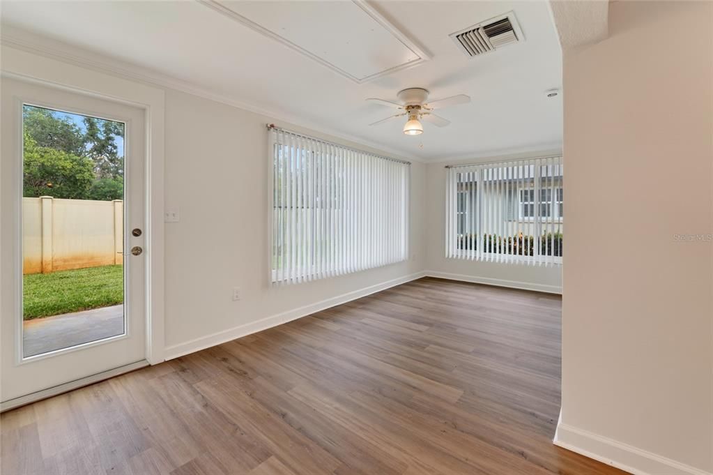 For Sale: $139,900 (2 beds, 2 baths, 1080 Square Feet)