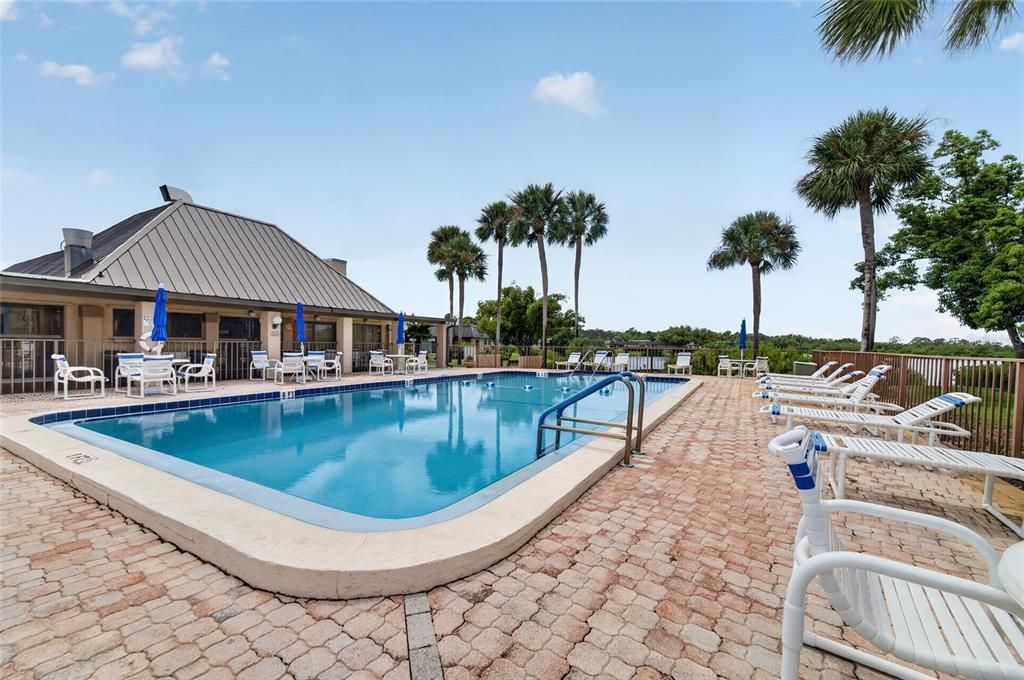 For Sale: $139,900 (2 beds, 2 baths, 1080 Square Feet)