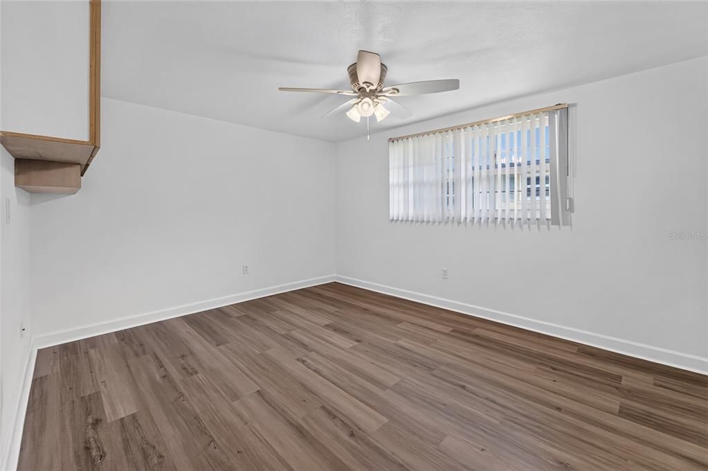 For Sale: $139,900 (2 beds, 2 baths, 1080 Square Feet)
