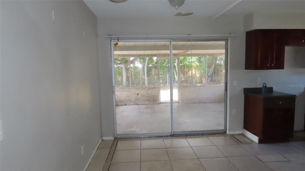 For Sale: $299,000 (4 beds, 2 baths, 1130 Square Feet)