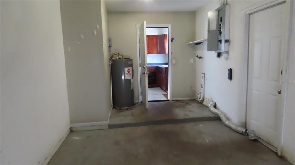 For Sale: $299,000 (4 beds, 2 baths, 1130 Square Feet)