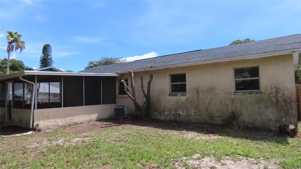 For Sale: $299,000 (4 beds, 2 baths, 1130 Square Feet)