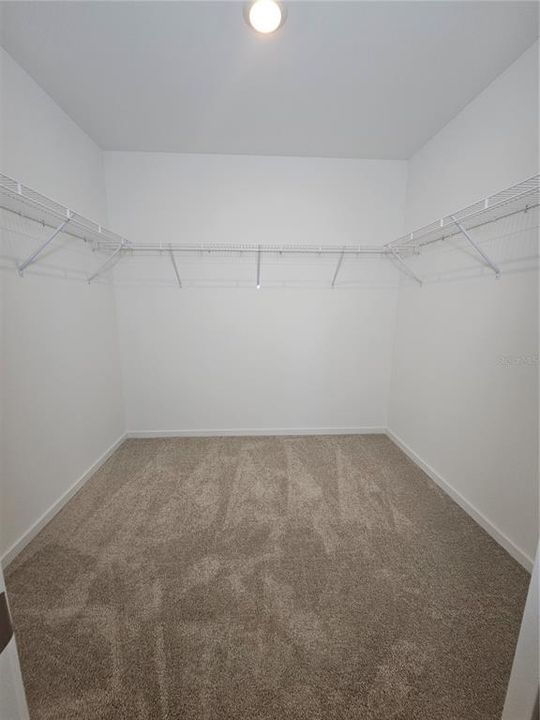 В аренду: $2,400 (4 спален, 2 ванн, 1810 Квадратных фут)