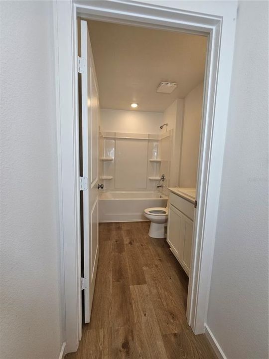 В аренду: $2,400 (4 спален, 2 ванн, 1810 Квадратных фут)