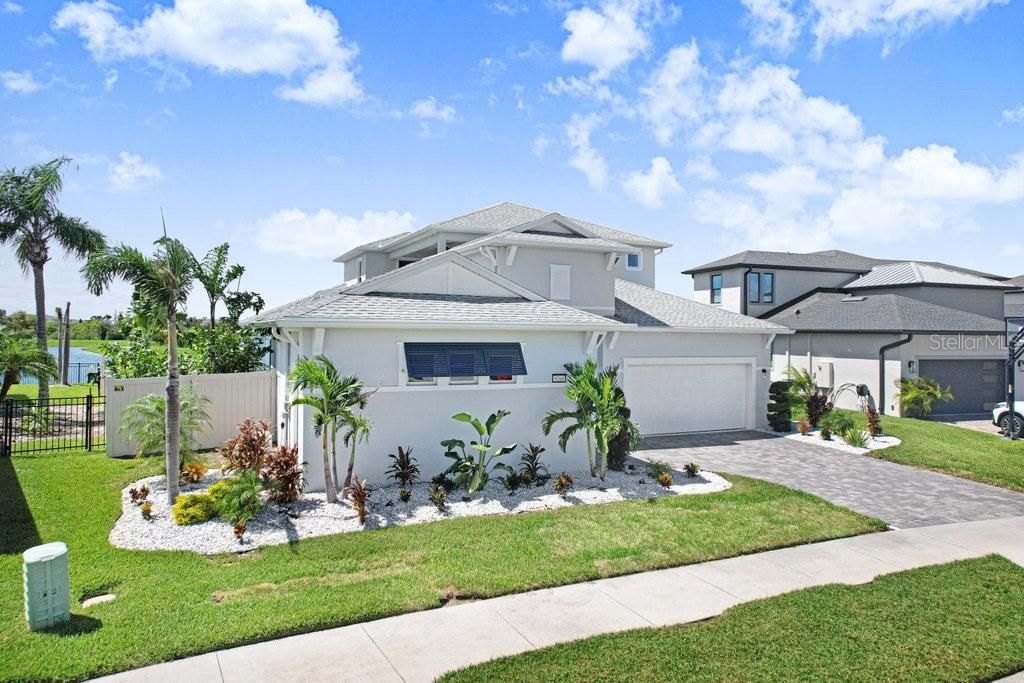 For Sale: $1,350,000 (5 beds, 4 baths, 3334 Square Feet)