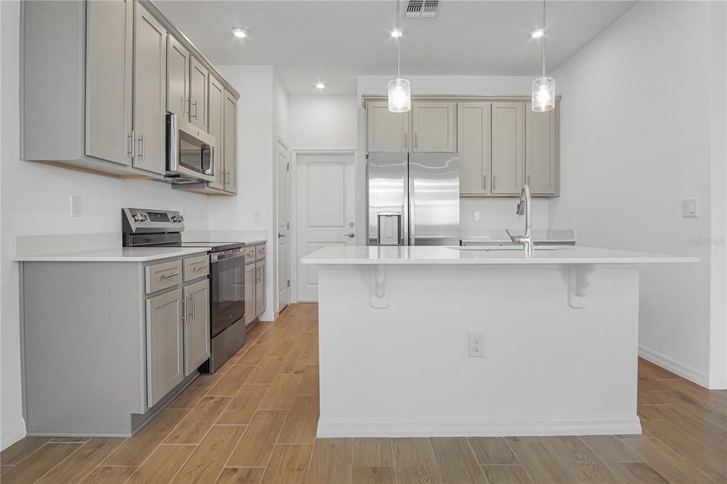 В аренду: $2,295 (4 спален, 2 ванн, 2160 Квадратных фут)