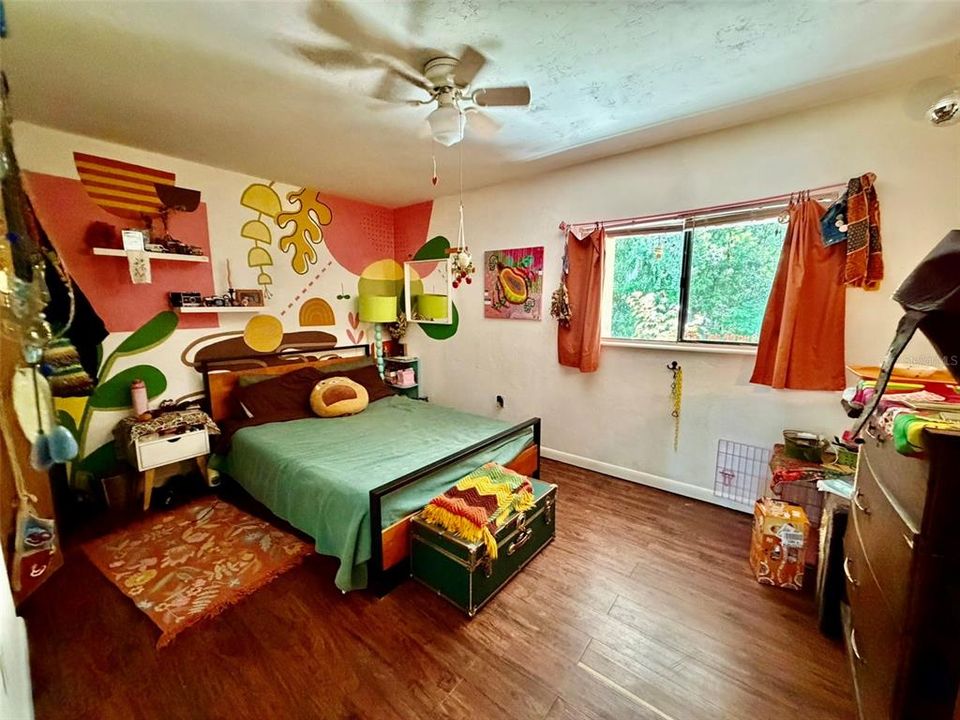 В аренду: $1,575 (3 спален, 1 ванн, 1098 Квадратных фут)
