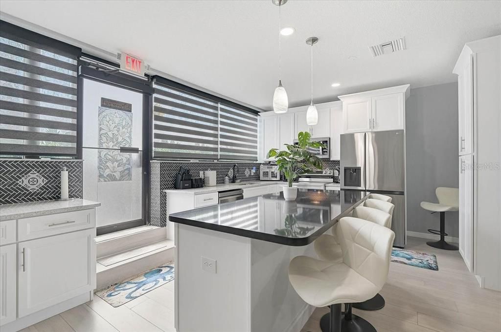For Sale: $3,985,000 (0 beds, 0 baths, 10273 Square Feet)