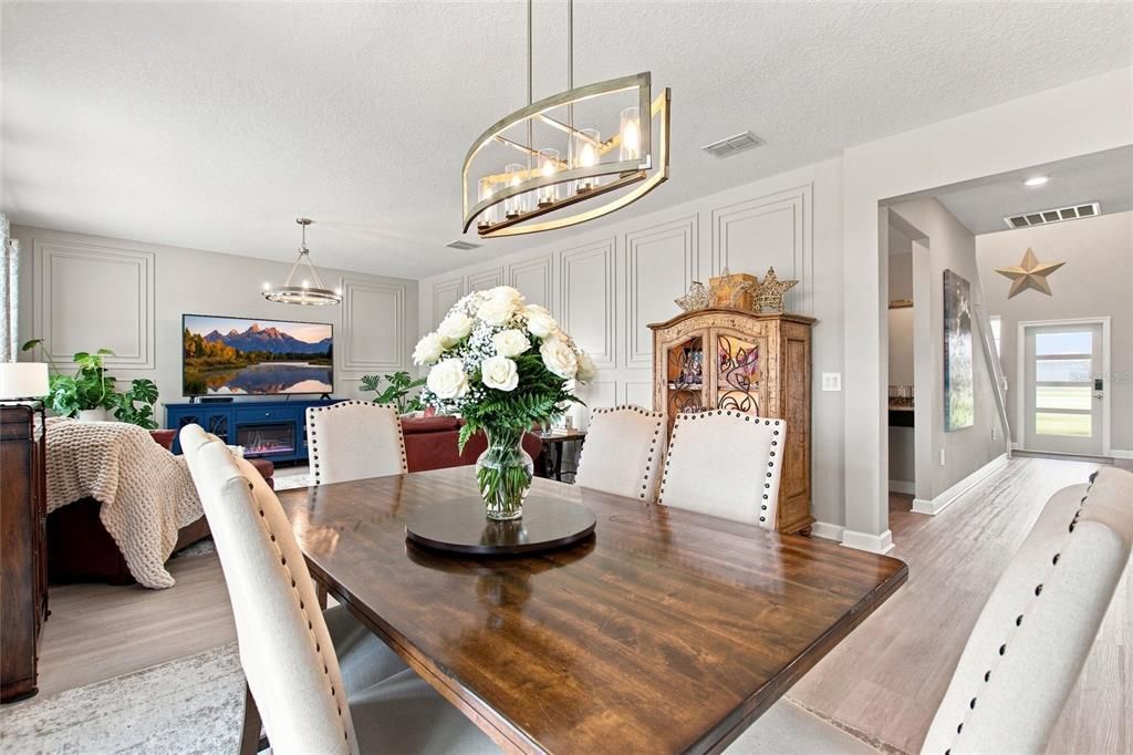 For Sale: $439,000 (4 beds, 2 baths, 2498 Square Feet)