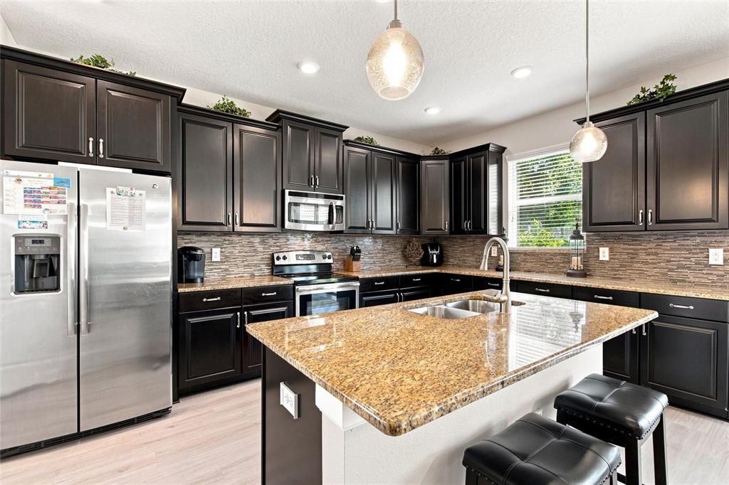 For Sale: $439,000 (4 beds, 2 baths, 2498 Square Feet)