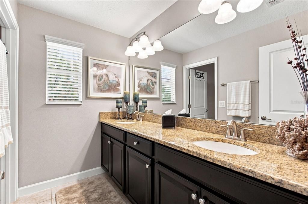 For Sale: $439,000 (4 beds, 2 baths, 2498 Square Feet)