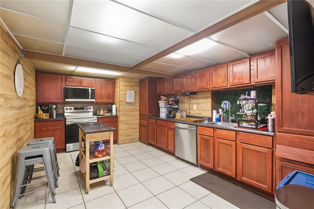 For Sale: $335,000 (2 beds, 2 baths, 1344 Square Feet)