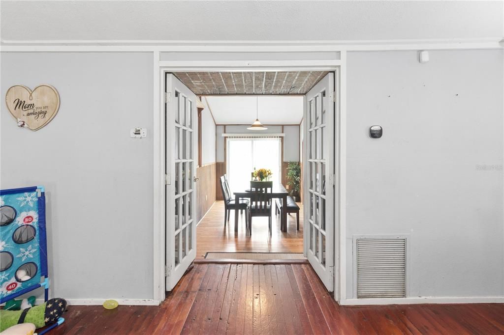 For Sale: $335,000 (2 beds, 2 baths, 1344 Square Feet)
