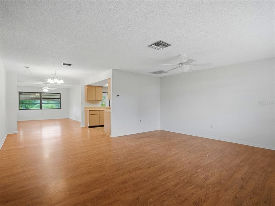 En Venta: $245,000 (2 camas, 2 baños, 1486 Pies cuadrados)