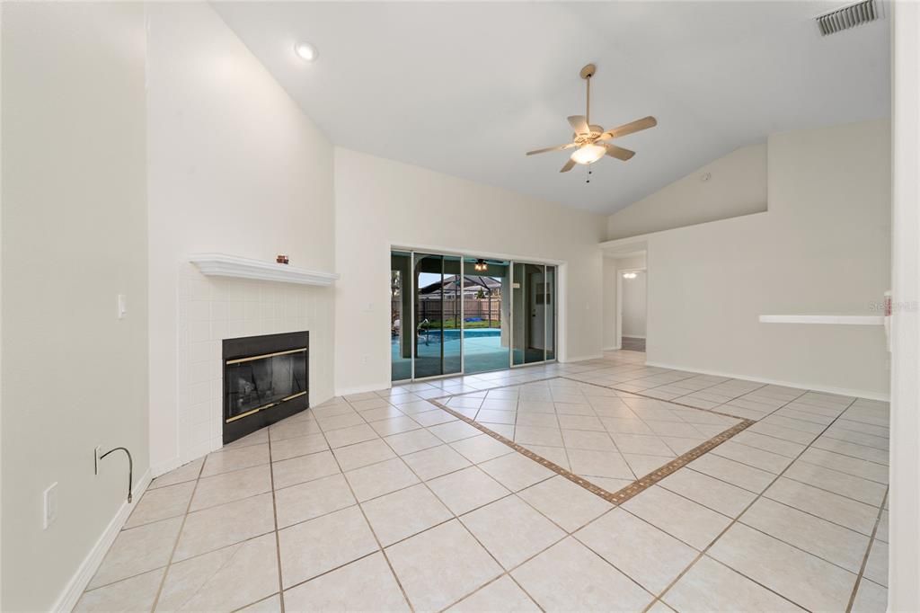 For Rent: $2,725 (3 beds, 2 baths, 1530 Square Feet)