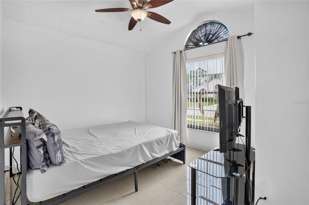 En Venta: $365,000 (4 camas, 2 baños, 1822 Pies cuadrados)
