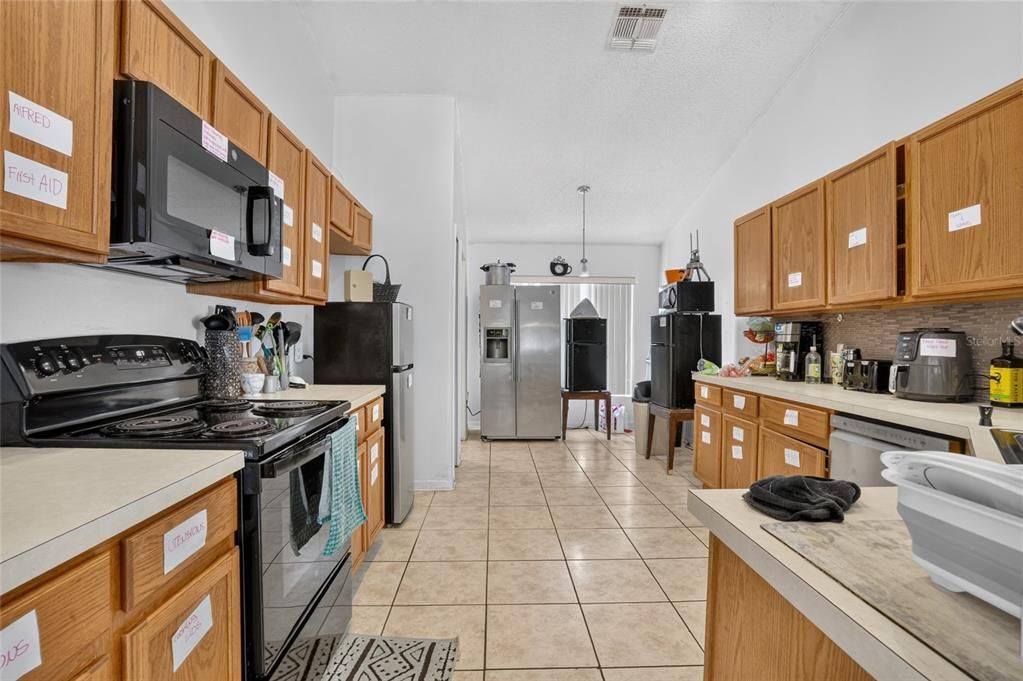 En Venta: $365,000 (4 camas, 2 baños, 1822 Pies cuadrados)