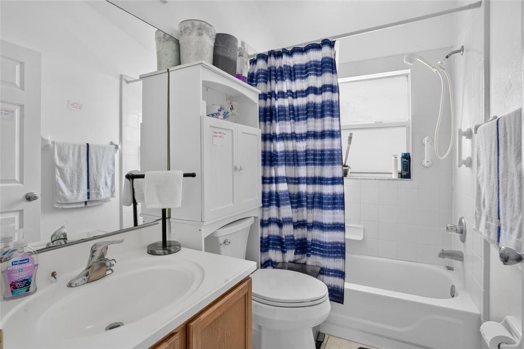 En Venta: $365,000 (4 camas, 2 baños, 1822 Pies cuadrados)