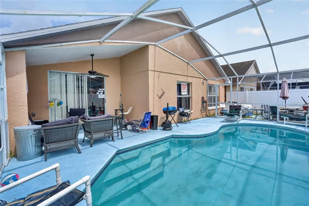 En Venta: $365,000 (4 camas, 2 baños, 1822 Pies cuadrados)