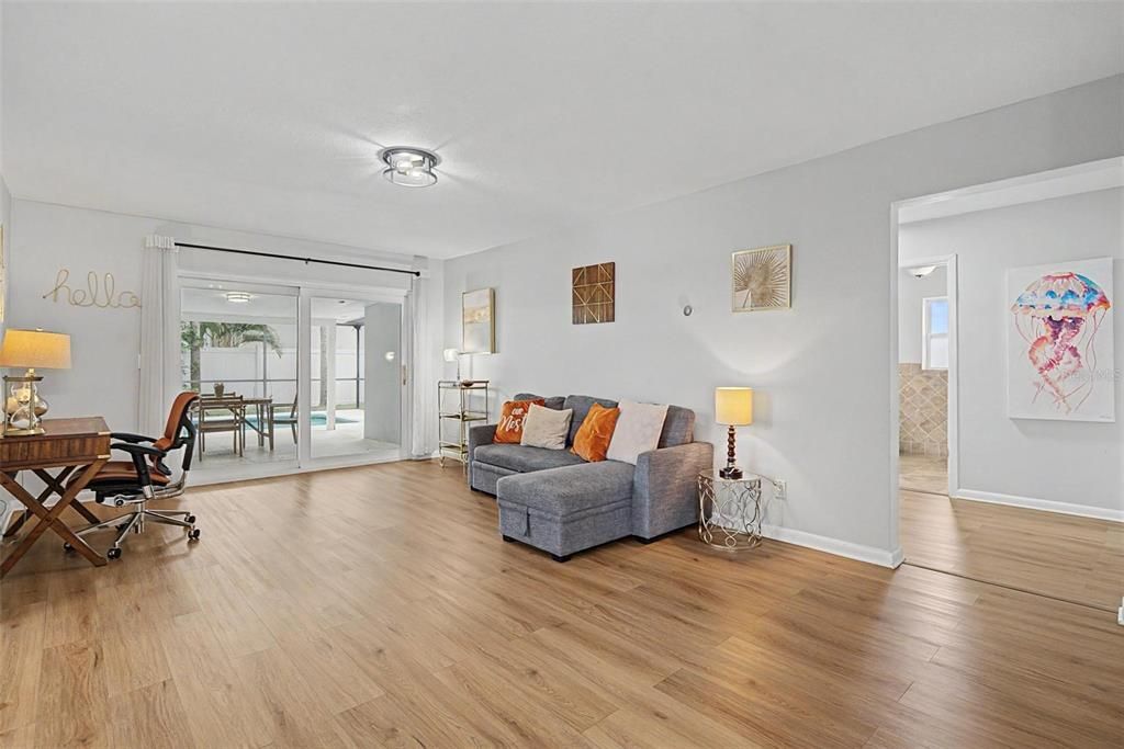 В аренду: $4,700 (3 спален, 2 ванн, 1561 Квадратных фут)