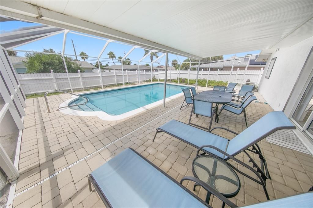 For Sale: $799,000 (3 beds, 2 baths, 2406 Square Feet)