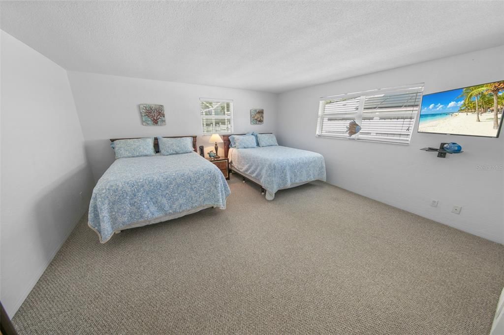 For Sale: $799,000 (3 beds, 2 baths, 2406 Square Feet)