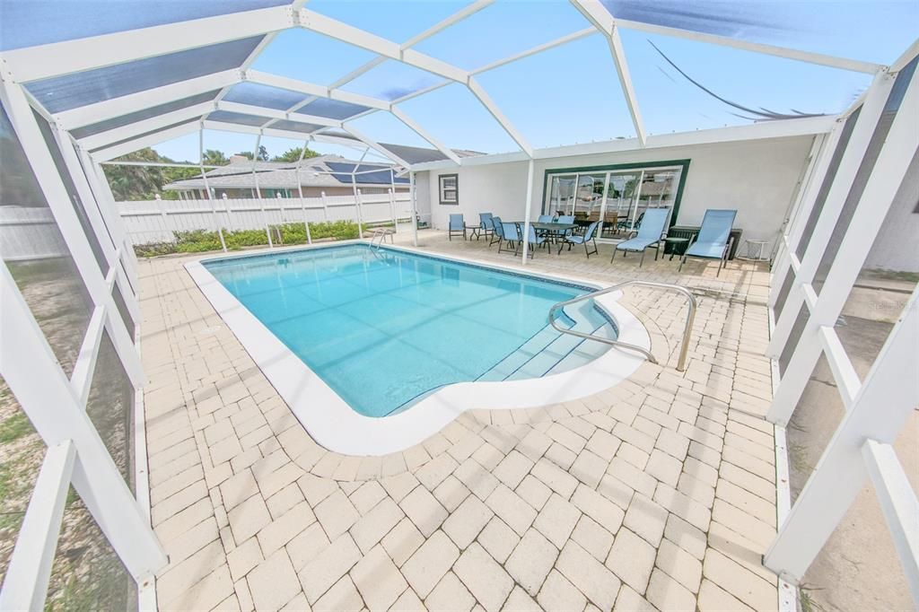 For Sale: $799,000 (3 beds, 2 baths, 2406 Square Feet)
