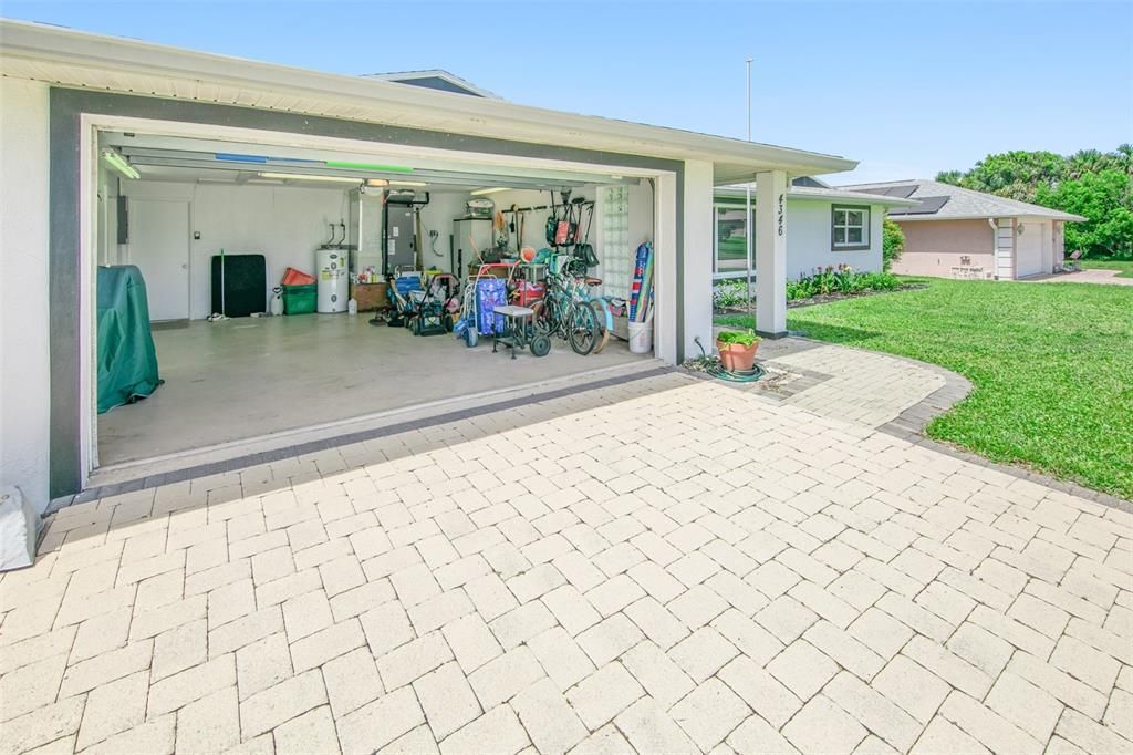 For Sale: $799,000 (3 beds, 2 baths, 2406 Square Feet)