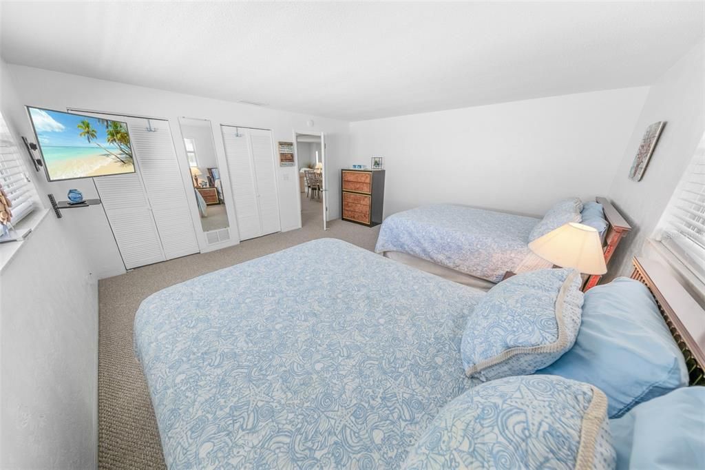 For Sale: $799,000 (3 beds, 2 baths, 2406 Square Feet)