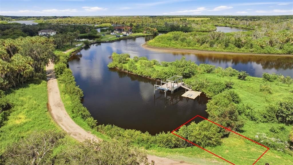 待售: $290,000 (0.90 acres)