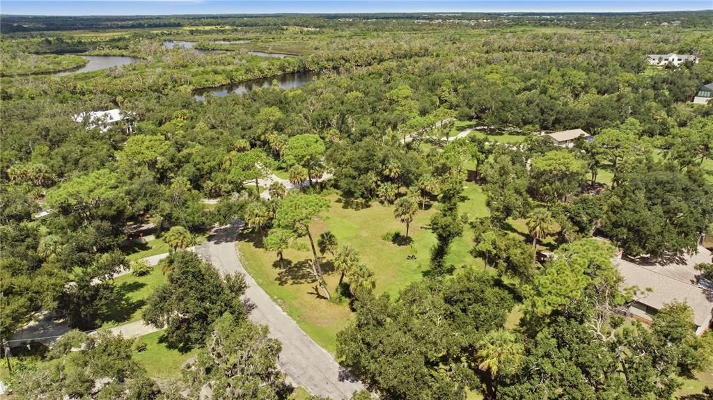 待售: $290,000 (0.90 acres)