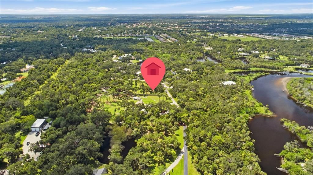 待售: $290,000 (0.90 acres)