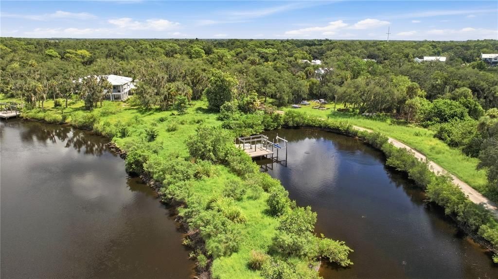 待售: $290,000 (0.90 acres)