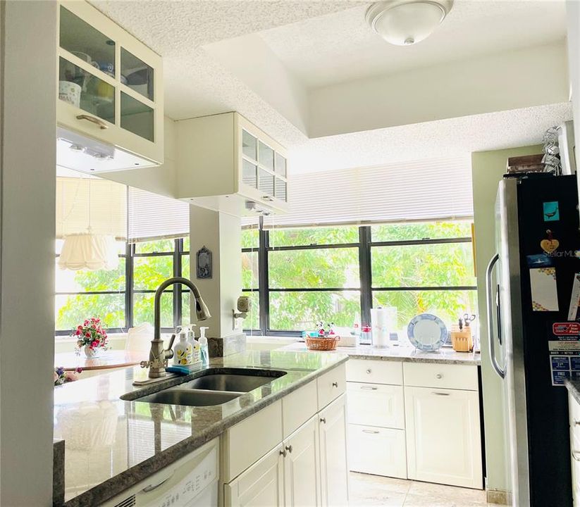 На продажу: $439,500 (2 спален, 2 ванн, 1455 Квадратных фут)