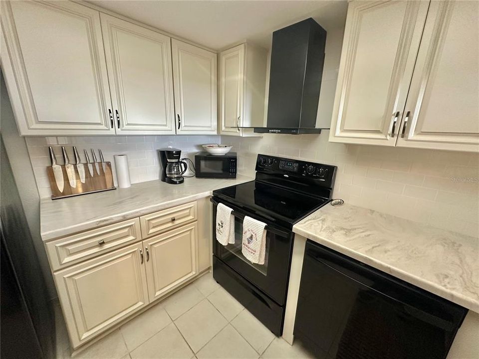 For Rent: $3,500 (2 beds, 2 baths, 1236 Square Feet)