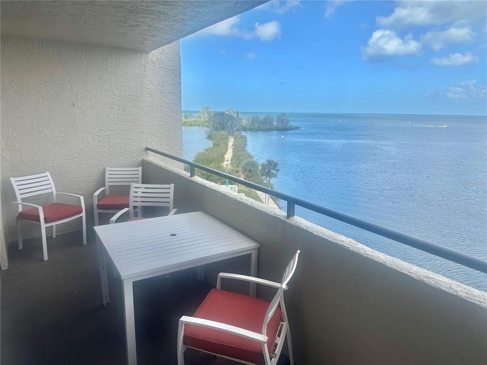 For Rent: $3,500 (2 beds, 2 baths, 1236 Square Feet)