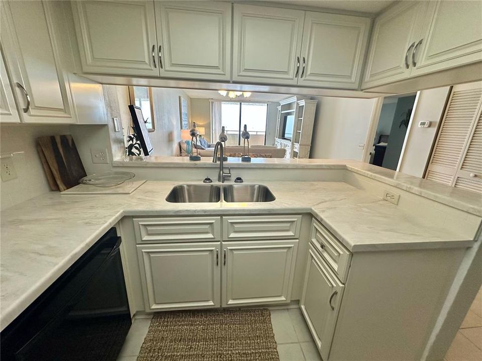 For Rent: $3,500 (2 beds, 2 baths, 1236 Square Feet)